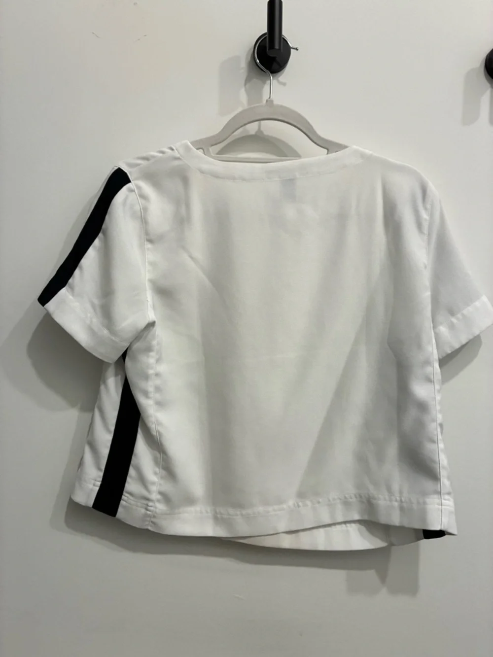 Forever 21 White Short Sleeve Top with Black Side Stripe - Picture 3 of 3